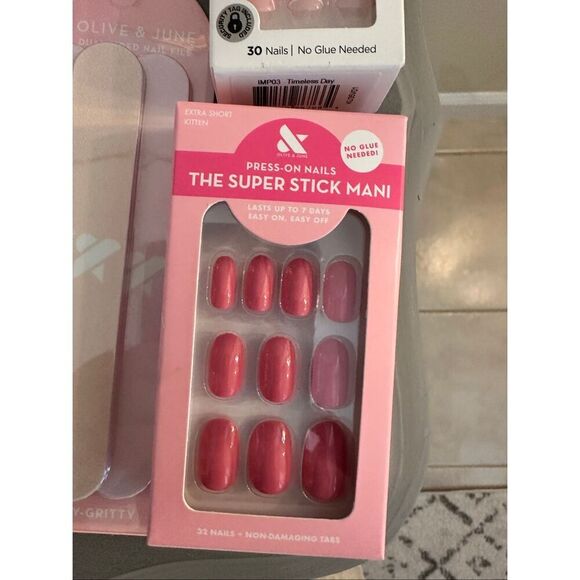 Olive & June Extra Short Press On Nail Bundle With Nail Stickers and Files - Picture 4 of 6